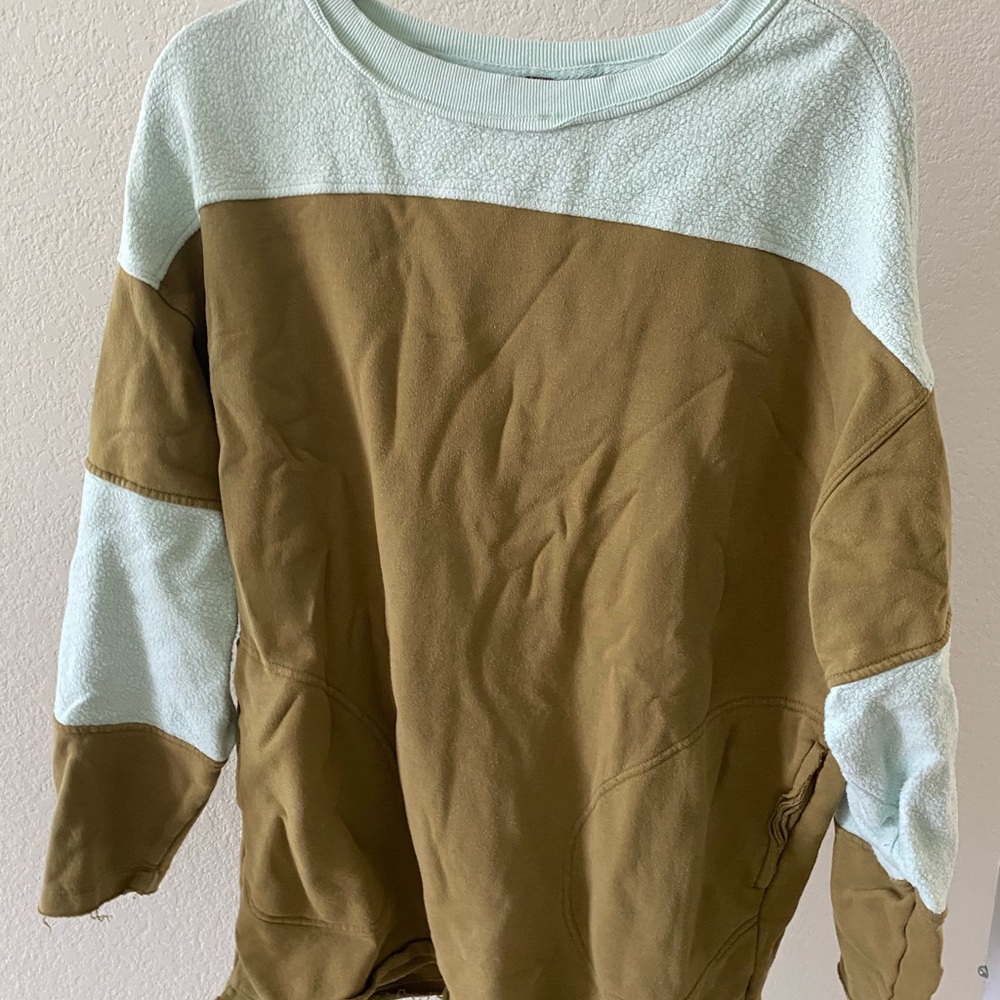 Free people sweatshirt